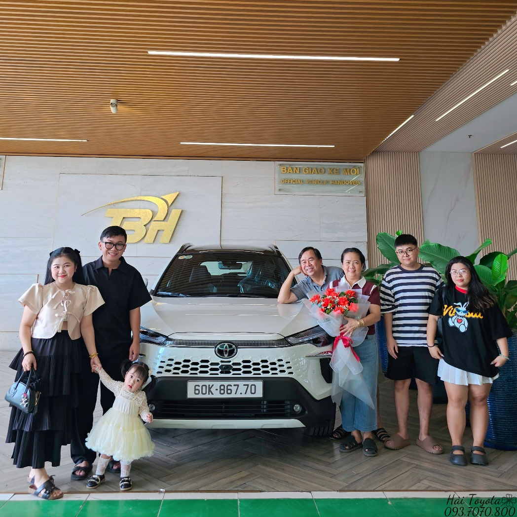 12/2025 - TOYOTA COROLLA CROSS 1.8V - GIAO VỀ GĐ NHỎ ANH THANH, CHỊ MAI.