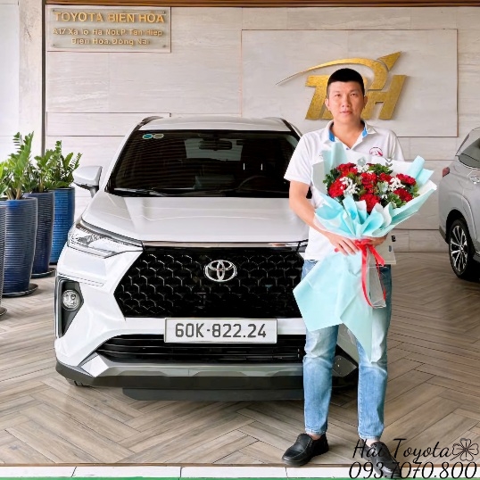 03/2025 - BÀN GIAO TOYOTA VELOZ CROSS VỀ QUÝ CTY VÀ ANH NAM
