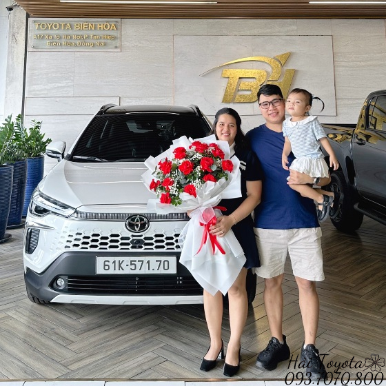 07/2025 - BÀN GIAO TOYOTA CROSS VỀ VỚI GIA ĐÌNH ANH HUY (BÌNH DƯƠNG)