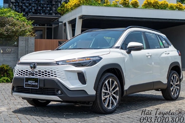 COROLLA CROSS <BR/> Giá: 820,000,000